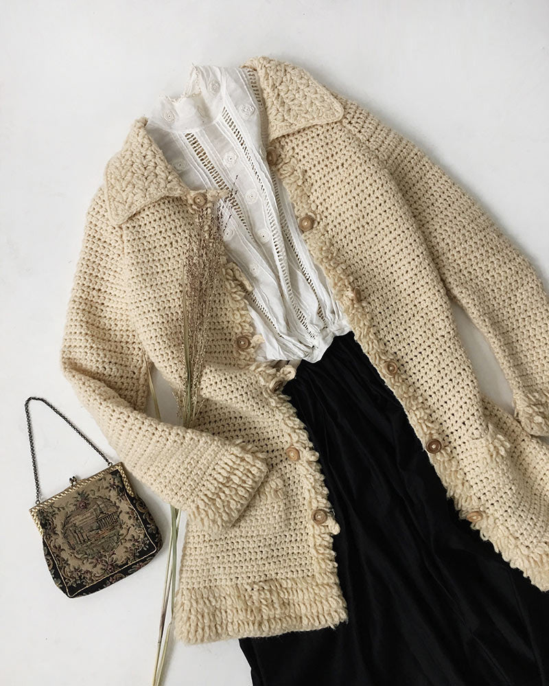 Vintage Outfit Ideas: Antique Notes