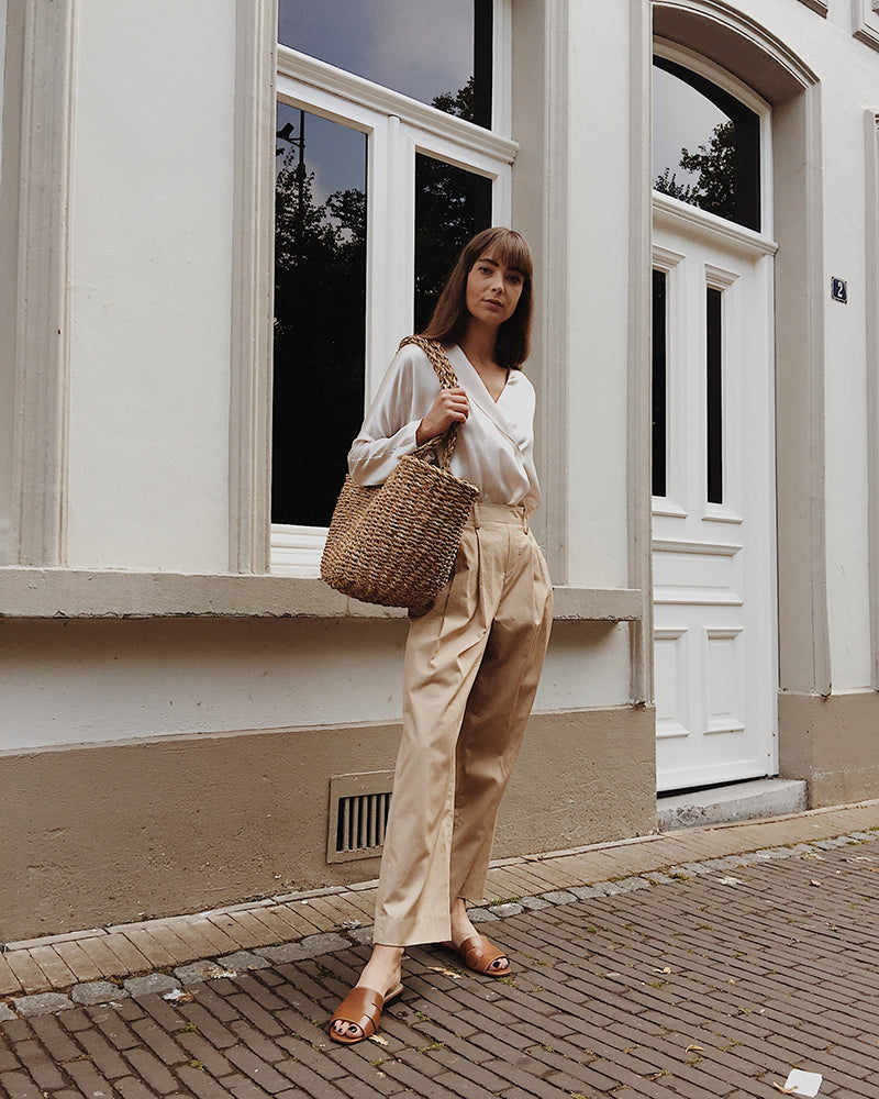 Feminine Vintage Style: Neutrals on Neutrals