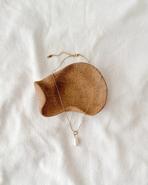 Arista Pearl Pendant Necklace