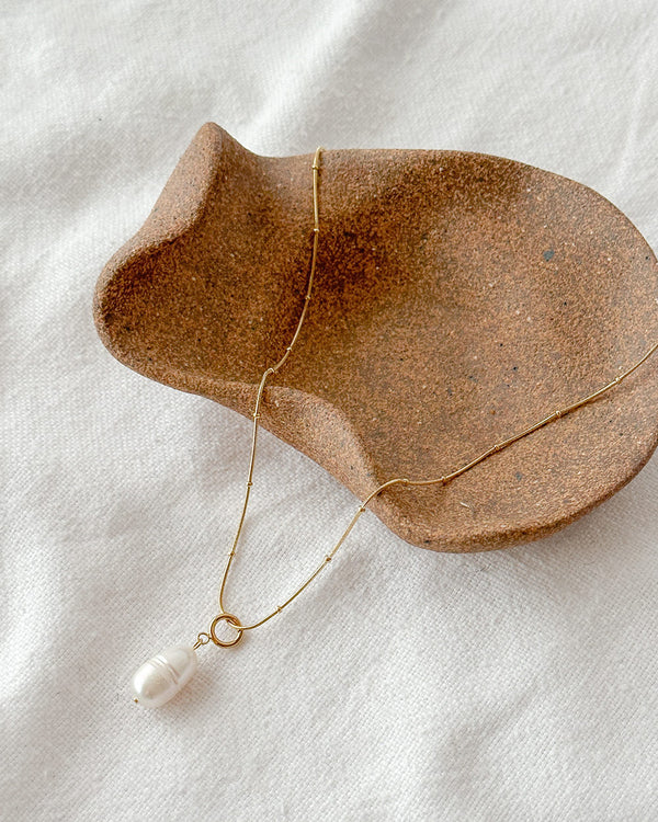 Arista Pearl Pendant Necklace