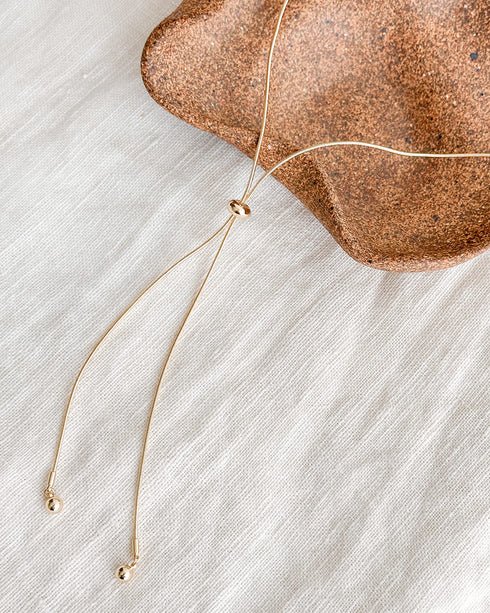 Elara Lariat Necklace
