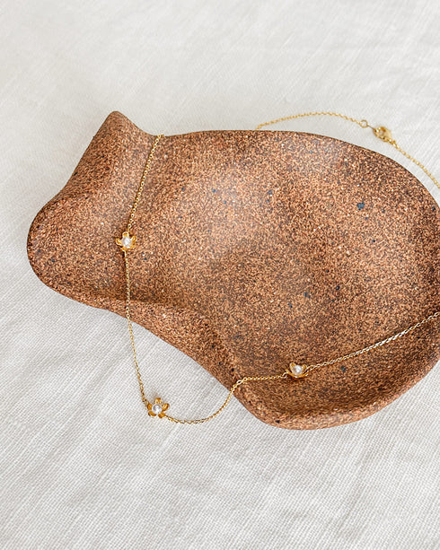 Daisy Pearl Necklace