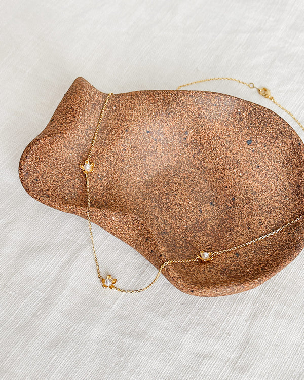 Daisy Pearl Necklace