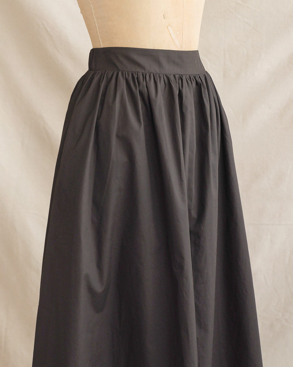 Feminine Vintage Style Clothing / Adored Vintage / Essendon Poplin Skirt