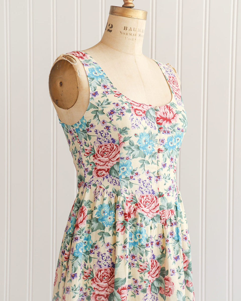 Effortless Feminine Vintage Inspired Clothing / Adored Vintage / Rosette Linen  Dress