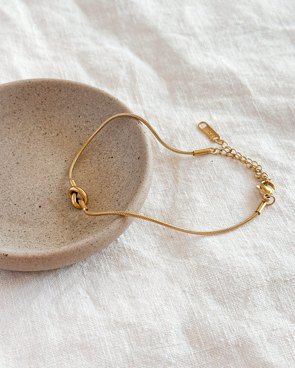 Everlasting Knot Bracelet