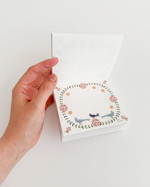 Her Winter Flowers - Flower Gate Memo Pad