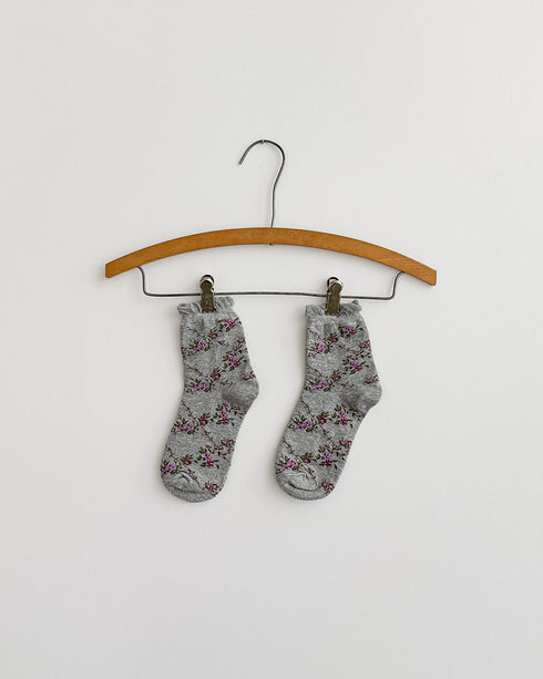 Rose Lattice Socks