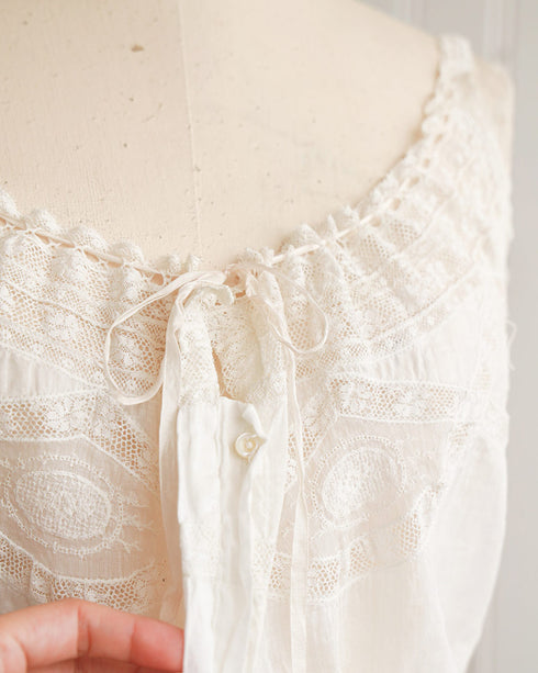 Valenciennes Antique Top