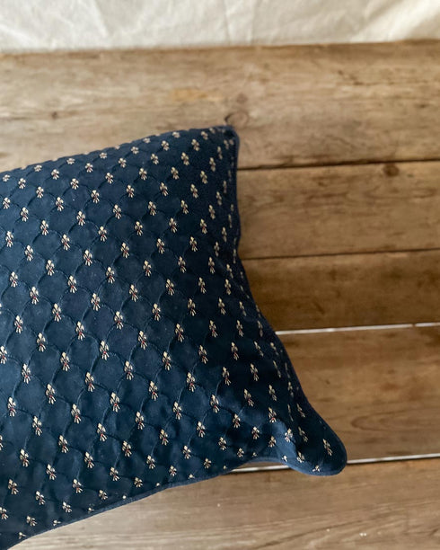 Fleur de Lis Throw Pillow