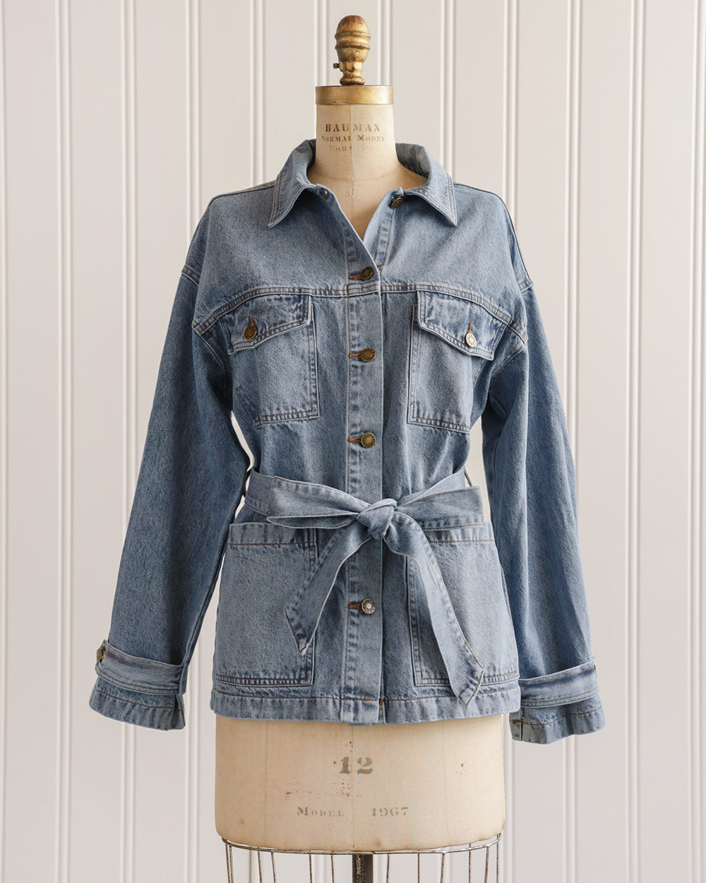 ハーリップトゥ　New Classic Belted Denim Jacket herlipto 𝖢𝗈𝗆𝗂𝗇𝗀 𝗍𝗈 𝗒𝗈𝗎 𝗌𝗈𝗈𝗇