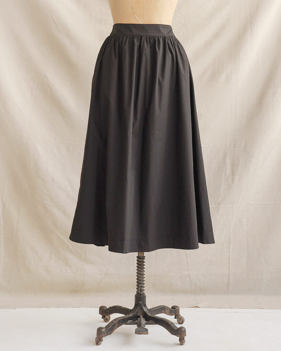 Feminine Vintage Style Clothing / Adored Vintage / Essendon Poplin Skirt