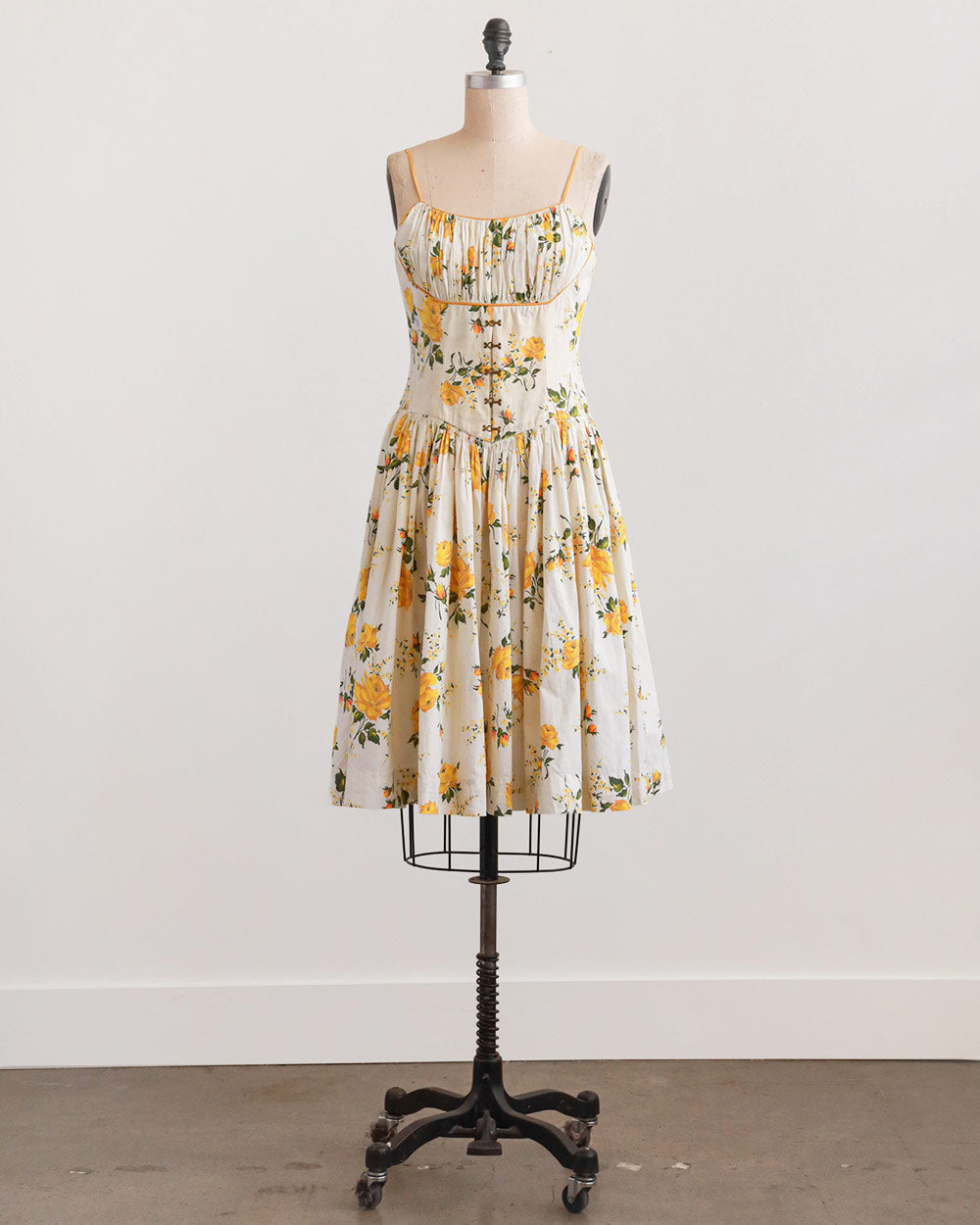 Vintage Dresses / Romantic Vintage Clothing for Women / Adored Vintage
